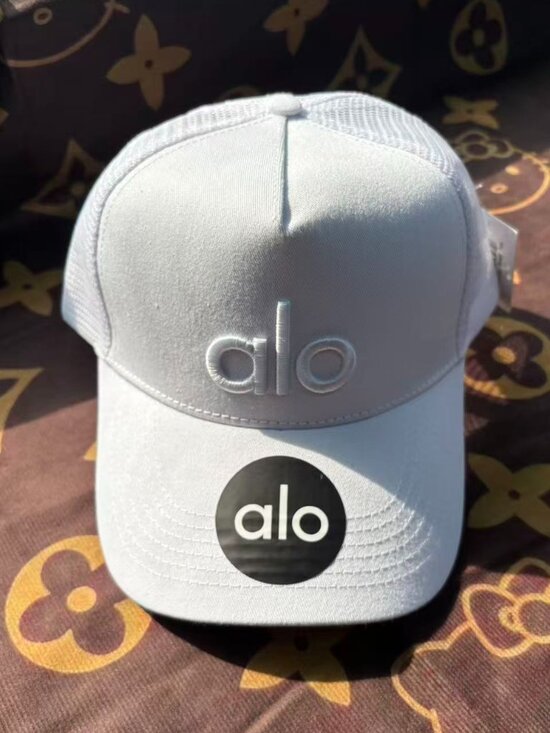 ALO Yoga Accessories - 🌸 Alo White Trucker Hat Casual and Relaxed Style